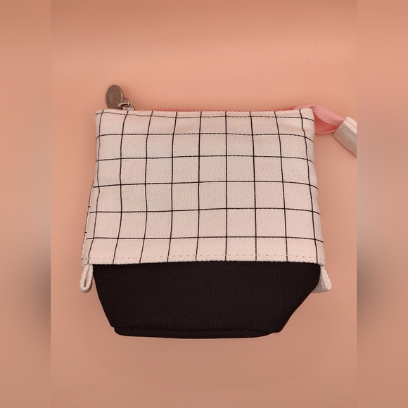 Expandable pouch/pencil case - Picture 2 of 3